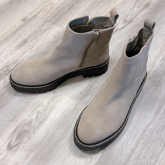 Nordstrom Miller 2 Water Resistant Suede Leather Chelsea Lug Boot / Beige-Taupe - Picture 4 of 10